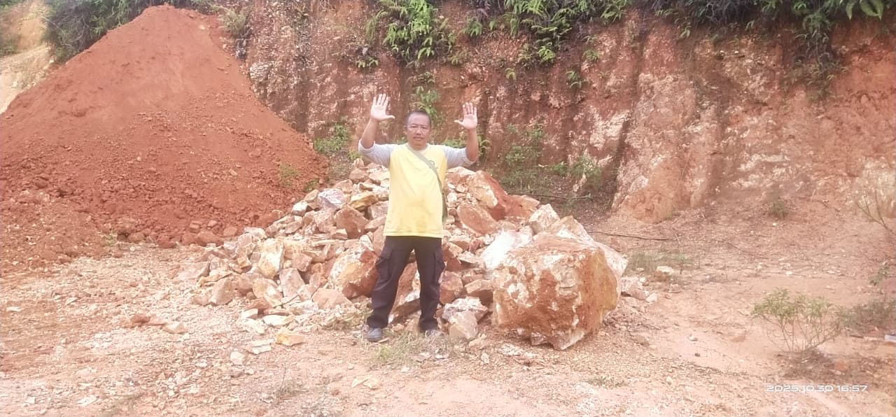 Pengolahan dan pencucian pasir silika di stockpile