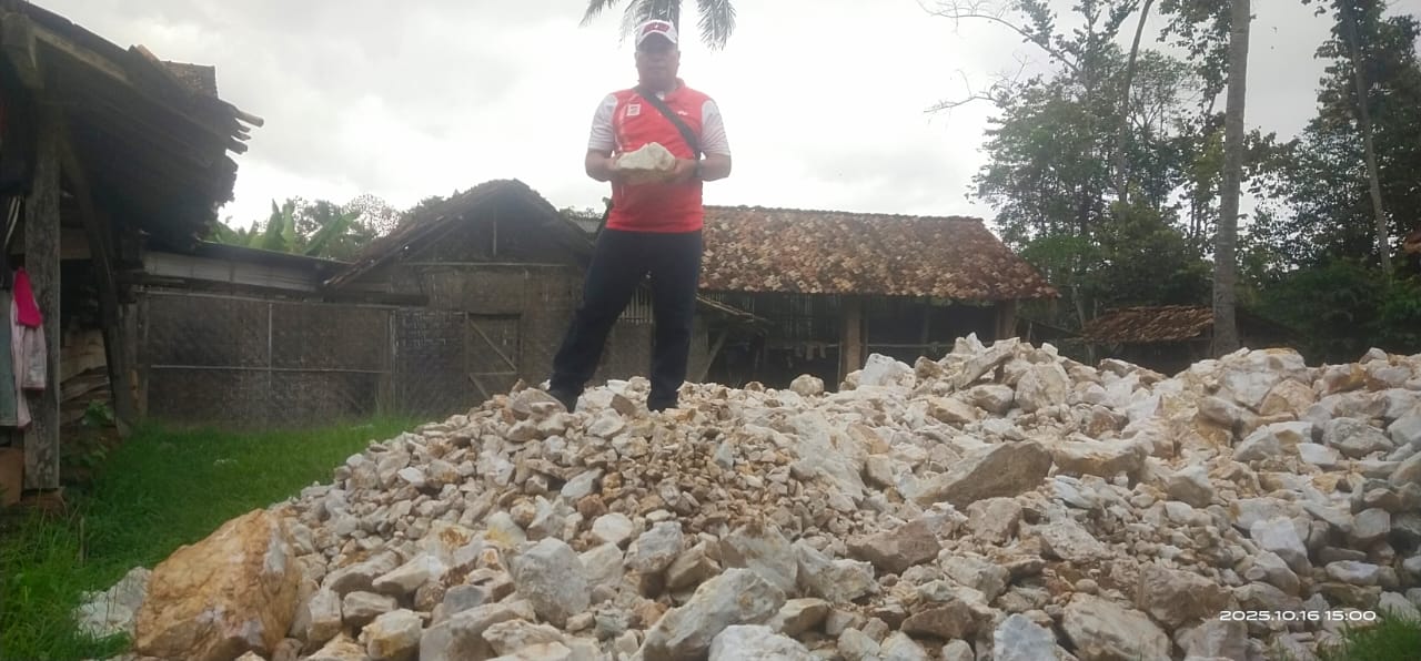 Pengolahan dan pencucian pasir silika di stockpile