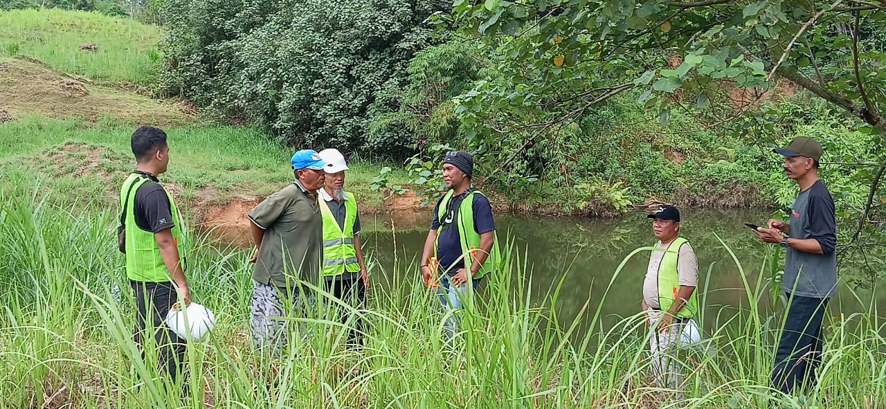Eksplorasi dan survei di lokasi tambang kuarsit